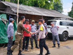 Jalin Sinergitas Anggota Bhabinkamtibmas Polsek Cimenyan Sambangi Warga Dan Berikan Himbauan Kamtibmas