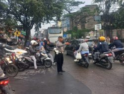 Unit Lantas Polsek Dayeuhkolot Hadir di Pagi Hari, Cegah Kemacetan dan Kecelakaan