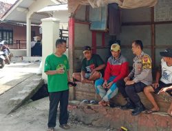 Anggota Binmas Polsek Pacet Polresta Bandung Sambangi Warga Binaan