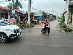 Anggota Piket Fungsi Polsek Cikancung Berikan Pelayanan Gatur Pagi di Cikancung Dengan Humanis