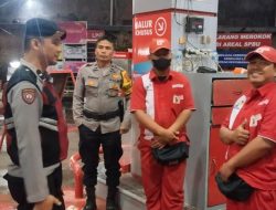 Jamin Keamanan : Anggota Polsek Cikancung Polresta Bandung Rutin Menggelar Patroli Malam Hari Di Area Obyek Vital