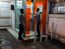 Anggota Piket Fungsi Polsek Paseh Polresta Bandung Gelar Patroli KRYD Datangi Area Perbankan