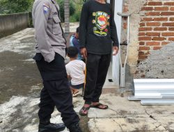 Saat Menemui Warga Masyarakat Binaan : Anggota Bhabinkamtibmas Polsek Cimenyan Sampaikan Himbauan Kamtibmas