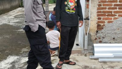 Saat Menemui Warga Masyarakat Binaan : Anggota Bhabinkamtibmas Polsek Cimenyan Sampaikan Himbauan Kamtibmas