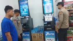 Anggota Piket Fungsi Polsek Ibun Polresta Bandung Sambangi Obvit Perbankan dan Mesin ATM