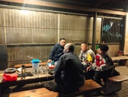 Berikan Rasa Aman Saat Malam Minggu : Anggota Piket Fungsi Polsek Cimenyan Polresta Bandung Laksanakan Patroli Di Wilayah