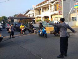 Polresta Bandung melalui Polsek Ibun Turunkan Unit Samapta untuk Gatur Pagi di Titik Rawan Kemacetan