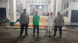 Giatkan Patroli Malam : Anggota Piket Polsek Ibun Polresta Bandung Sasar Daerah Rawan Kriminalitas dan Sampaikan Himbauan Kamtibmas