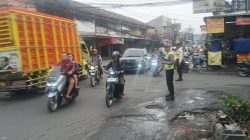 Gatur Pagi Polsek Margahayu di Perempatan Sekeloa TKI, Wujud Nyata Pelayanan Prima untuk Kelancaran Lalu Lintas