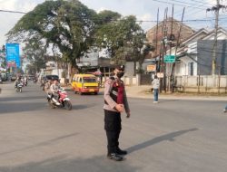 Tingkatkan Pelayanan : Anggota Polsek Cikancung Polresta Bandung Terus Berikan Pelayanan Melalui Gatur Pagi