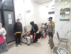 Saat Kunjungi Rumah Sakit RSUD : Anggota Polsek Paseh Polresta Bandung Gelar Patroli KRYD Malam