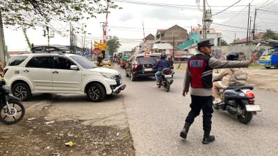 Polsek Rancaekek Intensifkan Gatur Sore, Pastikan Arus Lalu Lintas Tetap Lancar dan Kondusif