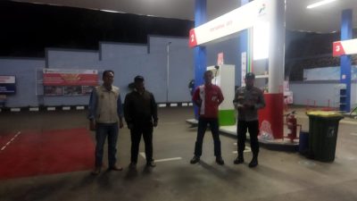 Anggota Bhabinkamtibmas Desa Neglasari Polsek Ibun Polresta Bandung Terus Datangi Pemukiman Warga