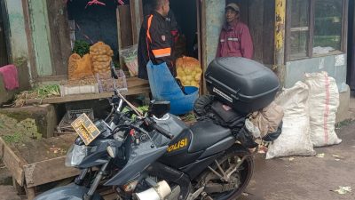 POLISI KAMPUNG POLSEK KERTASARI HADIR DI TENGAH WARGA, AIPDA IRAWAN KETIKA KEBAIKAN MENJADI PESAN YANG HIDUP