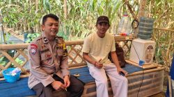 Bhabinkamtibmas Kutawaringin Lakukan Pendampingan Warga dalam Pemanfaatan Lahan Jagung untuk Dukung Ketahanan Pangan