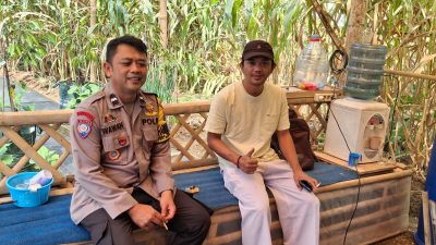 Bhabinkamtibmas Kutawaringin Lakukan Pendampingan Warga dalam Pemanfaatan Lahan Jagung untuk Dukung Ketahanan Pangan