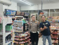 Patroli Gabungan Polsek Margahayu Sisir Swalayan dan Minimarket, Pastikan Kamtibmas Tetap Aman dan Kondusif