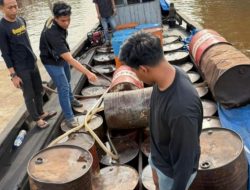 Kapal Kayu KM Surya Tertangkap Tangan Angkut 5 Ribu Liter Bio Solar Tanpa Dokumen