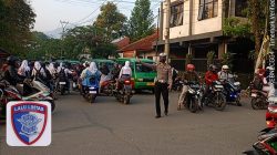Atasi Macet di Perempatan Sekitar Sekolah Baleendah, Unit Lantas Polsek Baleendah Atur Lalu Lintas