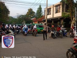 Atasi Macet di Perempatan Sekitar Sekolah Baleendah, Unit Lantas Polsek Baleendah Atur Lalu Lintas