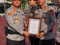 Kapolresta Bandung Beri Penghargaan Personel Berprestasi, Apresiasi Dedikasi dan Respons Cepat Layani Masyarakat