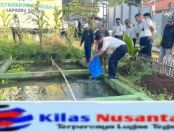 Dukung Ketahanan Pangan, Lapas Kuningan Tebar 2.000 Benih Ikan Bawal di Lahan SAE