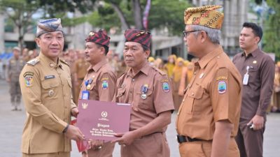 Mengabdi Puluhan Tahun, 3 PNS Dinas Pendidikan Lampung Selatan Diganjar Satyalancana Karya Satya di Hardiknas 2026