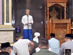 Di Tengah Gema Takbir Desa Kemukus, Bupati Egi Ajak Warga Rawat Hakikat Kurban Melalui Aksi Bersih Lingkungan