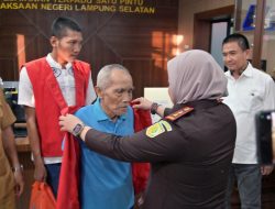 Kawal Kepulangan Mbah Mujiran, Wabup Syaiful Anwar Pastikan Pemkab Lampung Selatan Jamin Hak Sosial Sang Kakek
