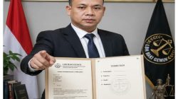 Sekjen LBH Baki Gemuk Persiapkan Berkas Penyelesaian Untuk Dikirim Ke Berbagai Intansi Terkait 