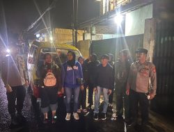 Turunkan Angka Kriminalitas : Anggota Piket Fungsi Polsek Pacet Polresta Bandung Laksanakan Patroli Malam