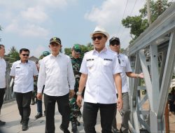 Bupati Bandung Tinjau Jembatan Bailey Radug, KDS: Sudah Bisa Dilewati Kendaraan Roda Empat dan Dua 