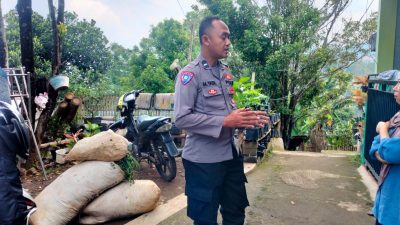 Bhabinkamtibmas Desa Girimekar rutin sambang desa binaan, Serap Aspirasi dan informasi terkait perkembangan Situasi Lingkungan