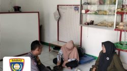 Duduk Santai Bersama Ibu-Ibu PKK, Bhabinkamtibmas Desa Girimekar Sosialisasikan Bahaya TPPO