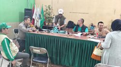 Bhabinkamtibmas Desa Cinunuk Sambangi Balai Desa, Serap Aspirasi dan Pantau Pelayanan Warga
