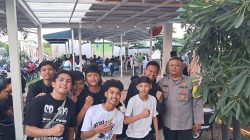 Bhabinkamtibmas Desa Cigentur Laksanakan Monitoring dan Pengamanan Nobar Persib Vs Persija