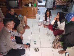 Melalui Kegiatan Sambang : Bhabinkamtibmas Desa Tangsimekar Polsek Paseh Polresta Bandung Terus Titipkan Himbauan Kamtibmas Kepada Warga
