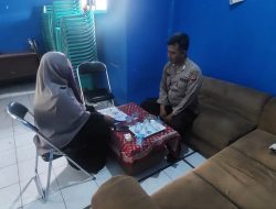 Saat Melaksanakan Sambangi Wilayah : Anggota Unit Binmas Polsek Cimenyan Tak lupa Titipkan Himbauan Kamtibmas