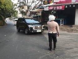 Utamakan Pelayanan Untuk Masyarakat Setiap Hari : Anggota Unit Lantas Polsek Cimenyan Rutin Melaksanakan Gatur Pagi