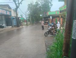 Anggota Unit Samapta Polsek Pacet Rutin Laksanakan Gatur Lalin Akhir Pekan