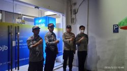 Anggota Piket Fungsi Polsek Ibun Polresta Bandung Kinjungi Area Obvit Perbankan dan Mesin ATM