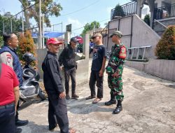 Bhabinkamtibmas Desa Jatiendah Bersama Babinsa Monitoring Pemotongan Hewan Kurban, Pastikan Kegiatan Berjalan Aman dan Lancar