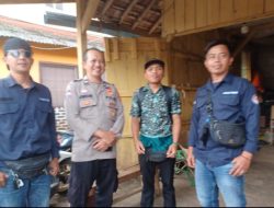 Bhabinkamtibmas Desa Laksana Sambangi Masyarakat, Pastikan Penyaluran Bansos Berjalan Aman dan Kondusif