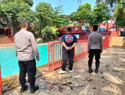 Kunjungi Obyek Wisata Sanding Water Park : Anggota Polsek Paseh Berikan Himbauan Kamtibmas Kepada Petugas