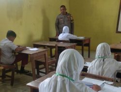 Bhabinkamtibmas Desa Pangauban Sambangi Siswa MI Nurulhuda, Sampaikan Binluh Kamtibmas