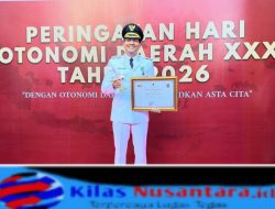 Raih Peringkat Ke-5 Nasional, Bupati Lucky Hakim Terima Penghargaan EPPD Dari Mendagri Tito Karnavian