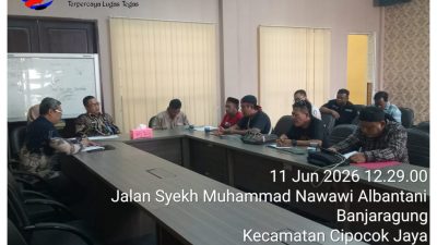 Koalisi BADDAK banten yang tergabung atas lembaga dan jurnalis, hari ini gelar aksi unjuk rasa di gedung DPRD KOTA SERANG