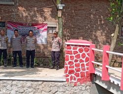 Kapolsek Cicalengka Cek Progres Jembatan Merah Putih, Pengerjaan Masuki Tahap Pengecatan