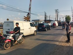 Hadir di Tengah Masyarakat, Polsek Rancaekek Intensifkan Gatur Sore Demi Kelancaran Arus Lalu Lintas