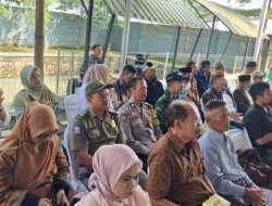Sambangi Warga Jelekong, Bhabinkamtibmas Polsek Baleendah Lakukan Patroli Dialogis Siang